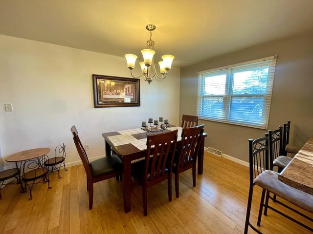 534 TYROLIAN DRIVE, Green Bay, WI 54302