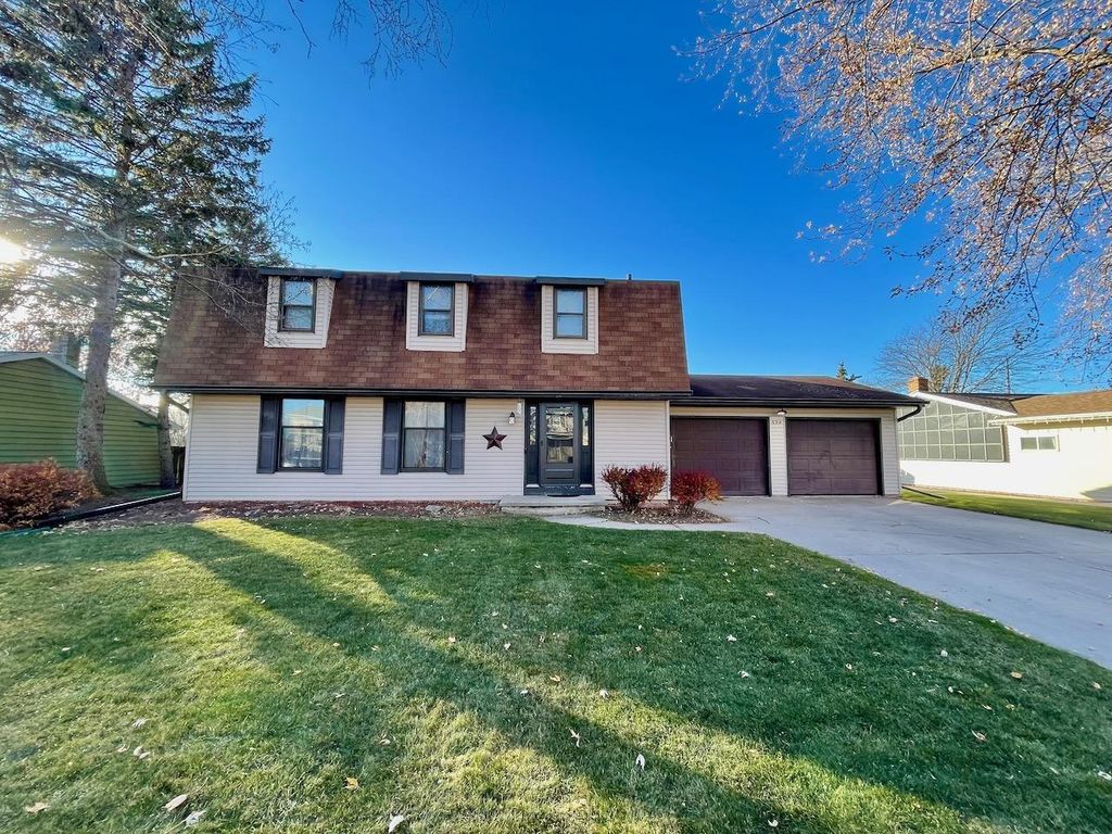 534 TYROLIAN DRIVE, Green Bay, WI 54302