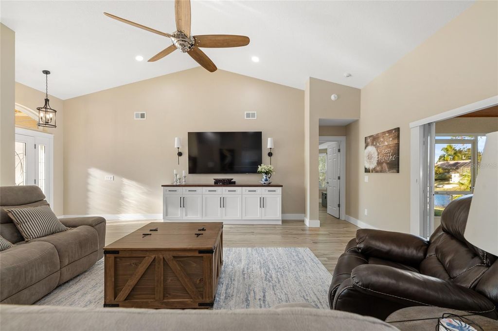 Image 8 of property listing at 36 WALKER DRIVE, Palm Coast, FL 32164