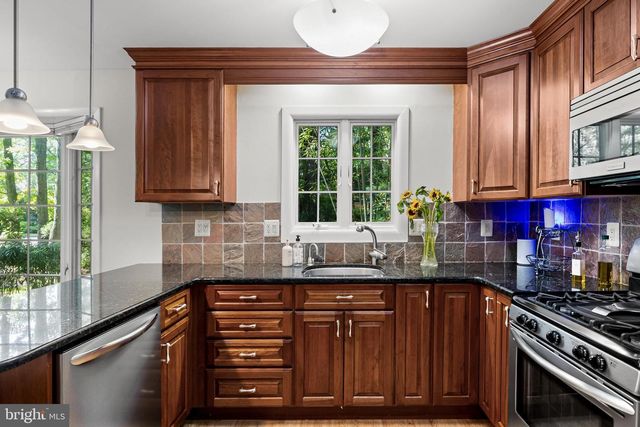 510 FIRESIDE LN, Cherry Hill, NJ 08003