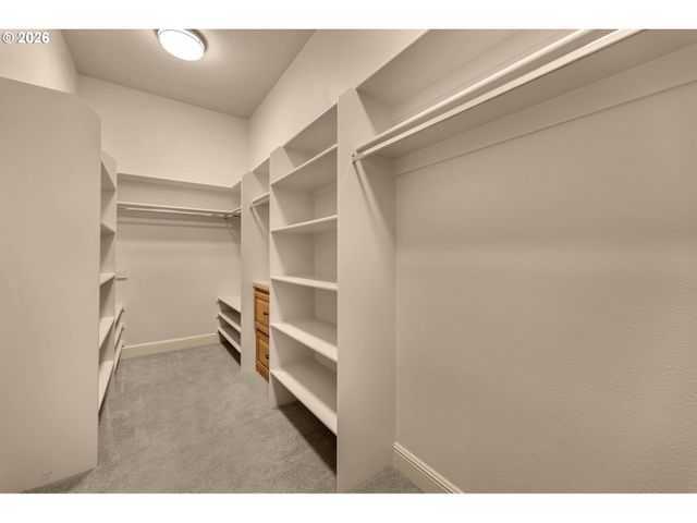 742 W CHESTNUT St, Washougal, WA 98671