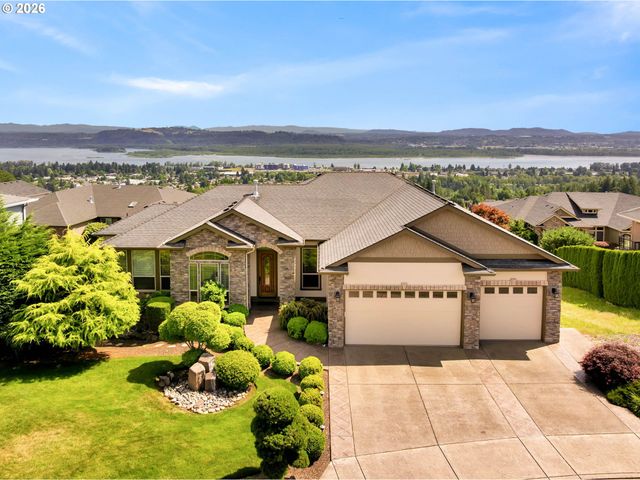 742 W CHESTNUT St, Washougal, WA 98671