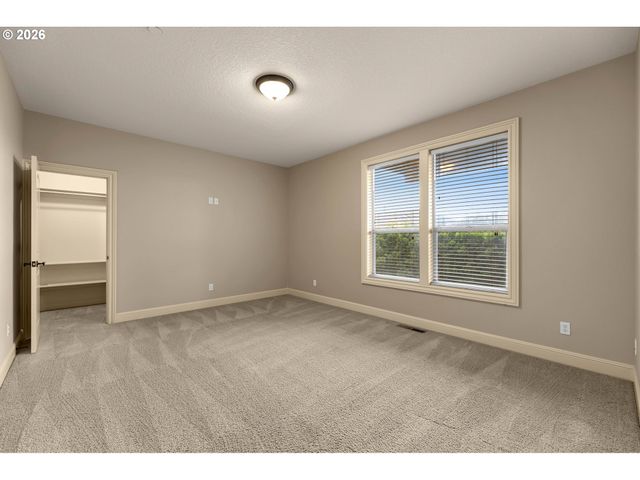 742 W CHESTNUT St, Washougal, WA 98671