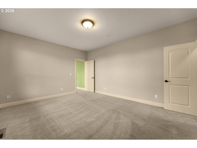 742 W CHESTNUT St, Washougal, WA 98671