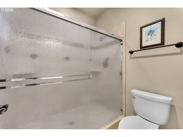 742 W CHESTNUT St, Washougal, WA 98671