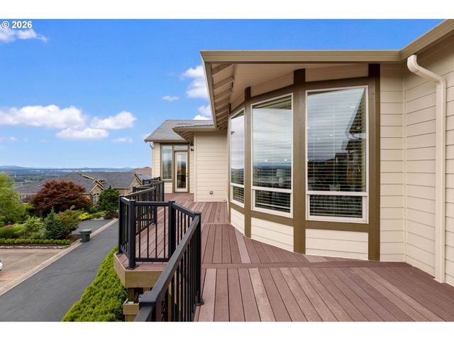 742 W CHESTNUT St, Washougal, WA 98671