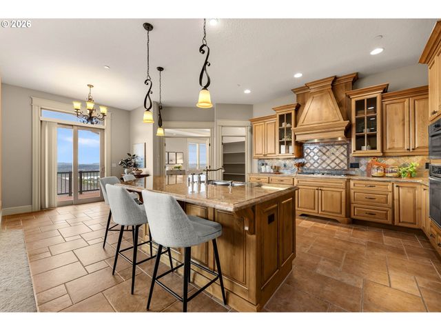 742 W CHESTNUT St, Washougal, WA 98671