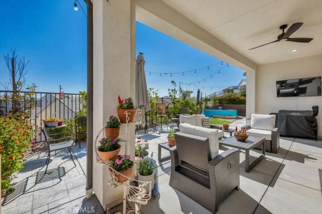 28553 Foothill, Saugus, CA 91350