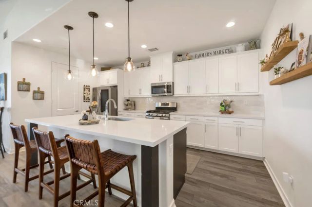 28553 Foothill, Saugus, CA 91350