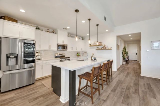 28553 Foothill, Saugus, CA 91350