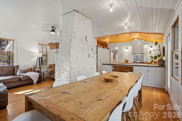 2525 Kanuga Road, Hendersonville, NC 28739