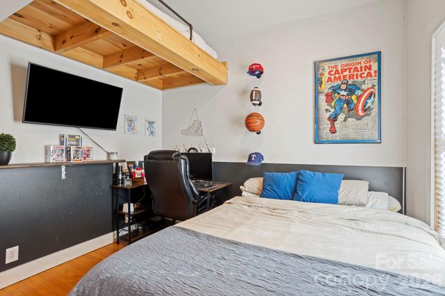 2525 Kanuga Road, Hendersonville, NC 28739