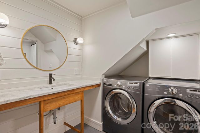 2525 Kanuga Road, Hendersonville, NC 28739