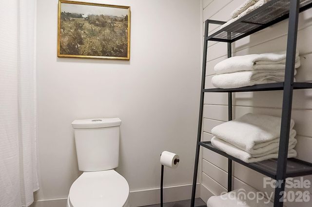 2525 Kanuga Road, Hendersonville, NC 28739