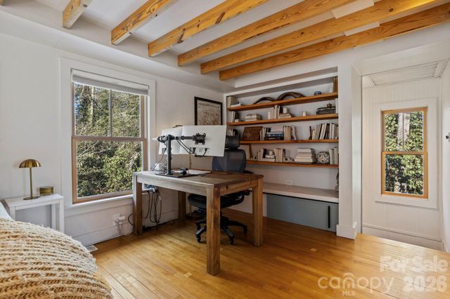 2525 Kanuga Road, Hendersonville, NC 28739