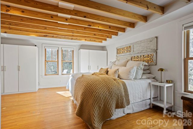 2525 Kanuga Road, Hendersonville, NC 28739