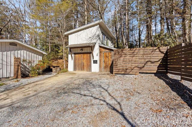 2525 Kanuga Road, Hendersonville, NC 28739