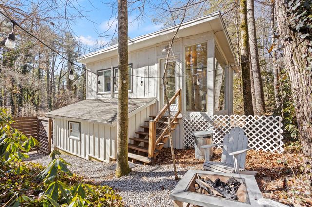 2525 Kanuga Road, Hendersonville, NC 28739