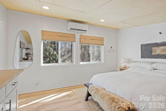 2525 Kanuga Road, Hendersonville, NC 28739