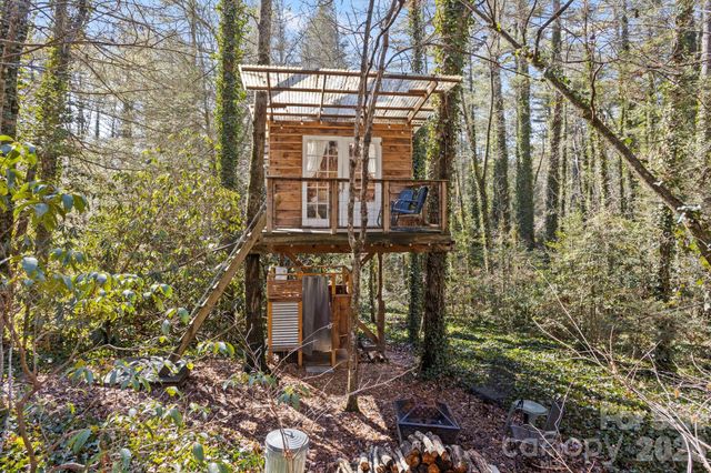 2525 Kanuga Road, Hendersonville, NC 28739