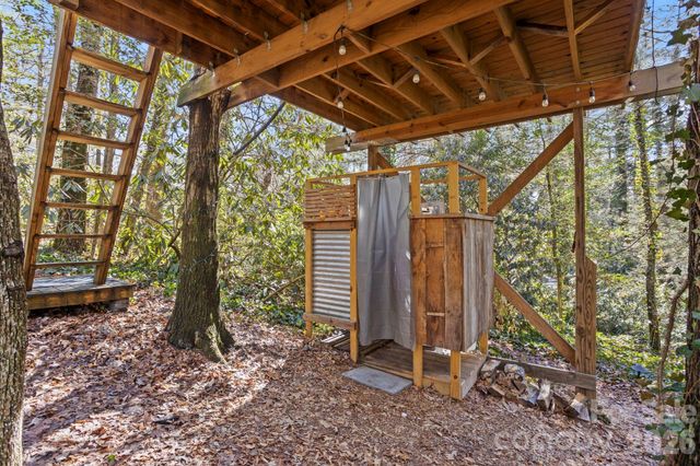 2525 Kanuga Road, Hendersonville, NC 28739