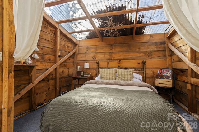 2525 Kanuga Road, Hendersonville, NC 28739