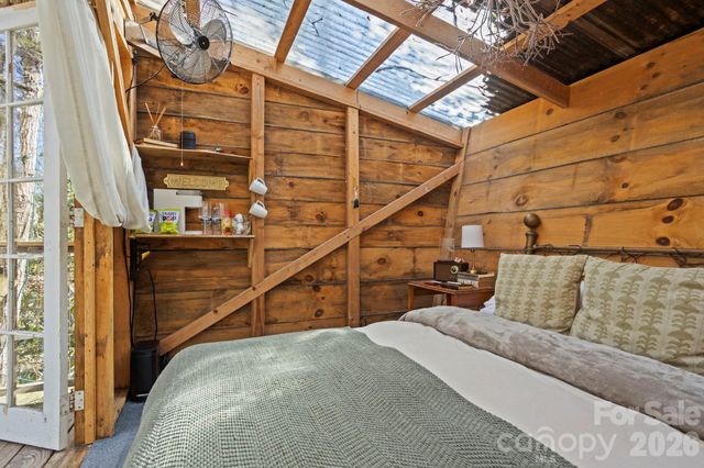 2525 Kanuga Road, Hendersonville, NC 28739