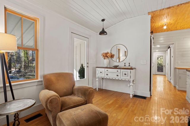 2525 Kanuga Road, Hendersonville, NC 28739