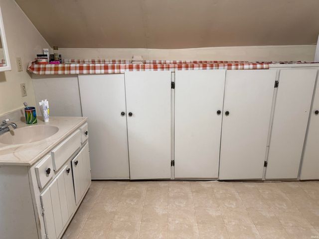 207 S Washington Street, Montpelier, IN 47359