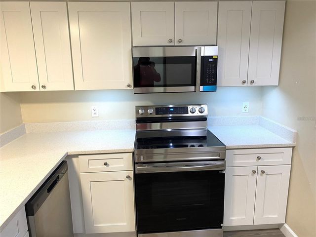 11241 CEDAR HOLLOW LANE, Tampa, FL 33618