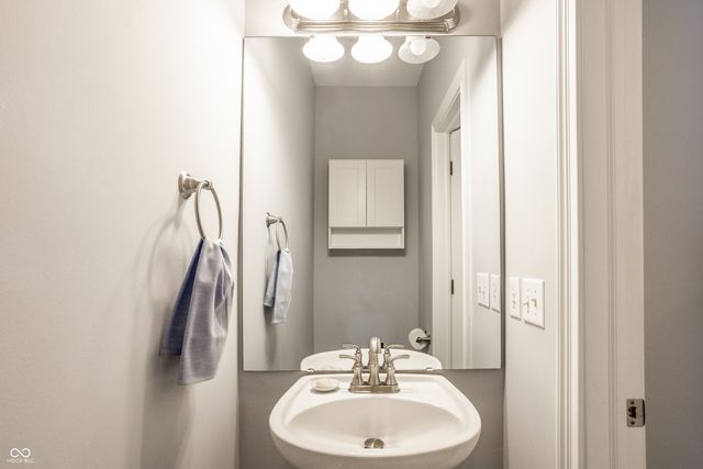 8183 Heyward Drive, Indianapolis, IN 46250