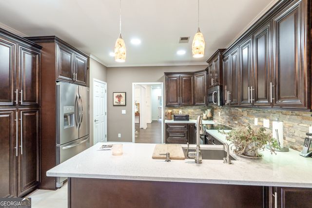 7523 Greens Mill Drive, Loganville, GA 30052