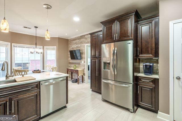 7523 Greens Mill Drive, Loganville, GA 30052