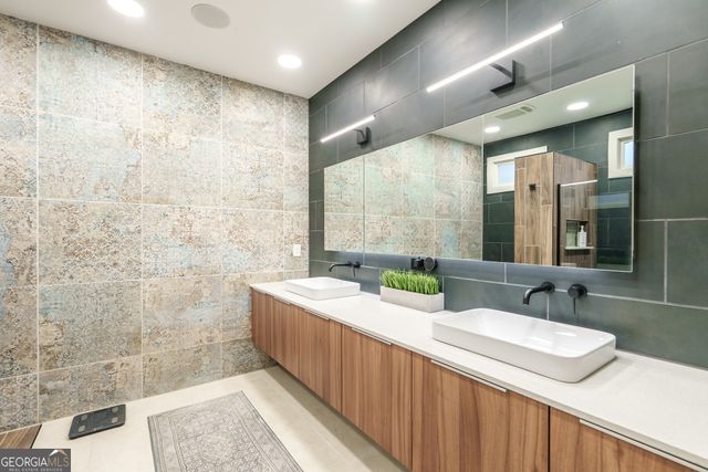 7523 Greens Mill Drive, Loganville, GA 30052