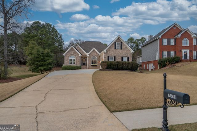 7523 Greens Mill Drive, Loganville, GA 30052