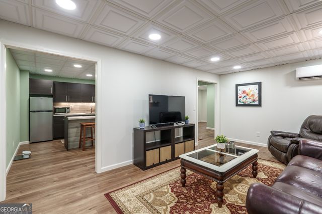 7523 Greens Mill Drive, Loganville, GA 30052