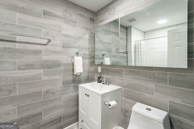 7523 Greens Mill Drive, Loganville, GA 30052