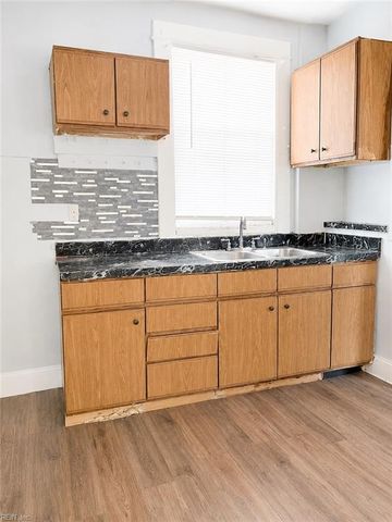 320 W 27th ST, Norfolk, VA 23517