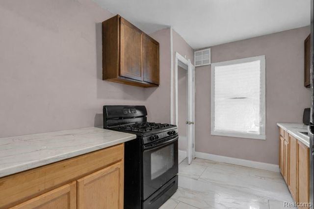 11475 Sanford Street, Detroit, MI 48205