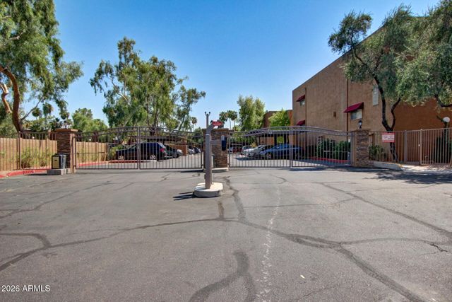 2625 E INDIAN SCHOOL Road 244, Phoenix, AZ 85016