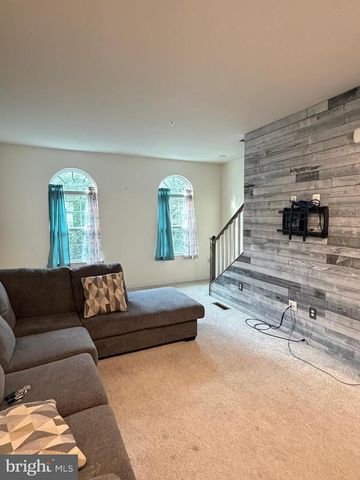 4812 CREST VIEW DR, Hyattsville, MD 20782