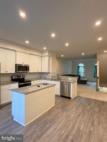 4812 CREST VIEW DR, Hyattsville, MD 20782