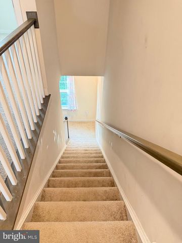 4812 CREST VIEW DR, Hyattsville, MD 20782