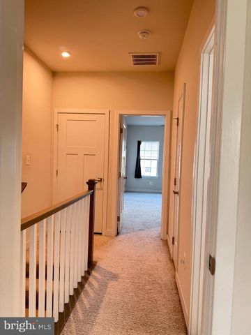 4812 CREST VIEW DR, Hyattsville, MD 20782