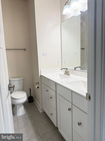 4812 CREST VIEW DR, Hyattsville, MD 20782