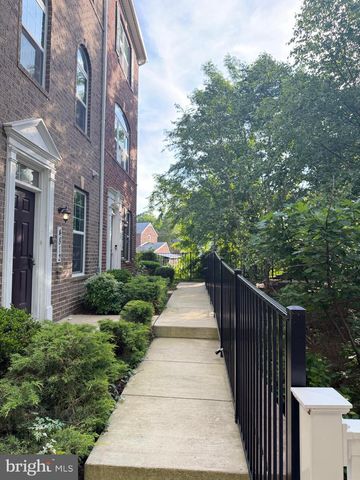 4812 CREST VIEW DR, Hyattsville, MD 20782