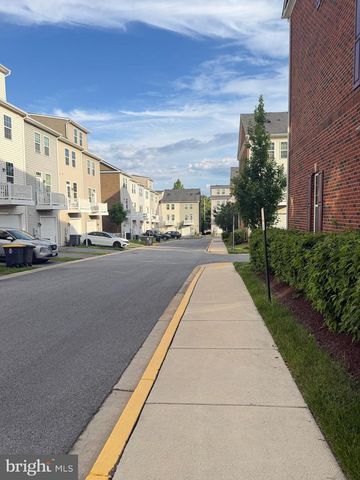 4812 CREST VIEW DR, Hyattsville, MD 20782