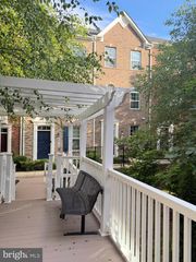 4812 CREST VIEW DR, Hyattsville, MD 20782