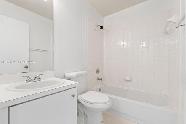 13925 SW 175th Ter, Miami, FL 33177