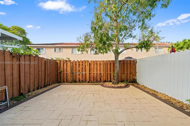 13925 SW 175th Ter, Miami, FL 33177